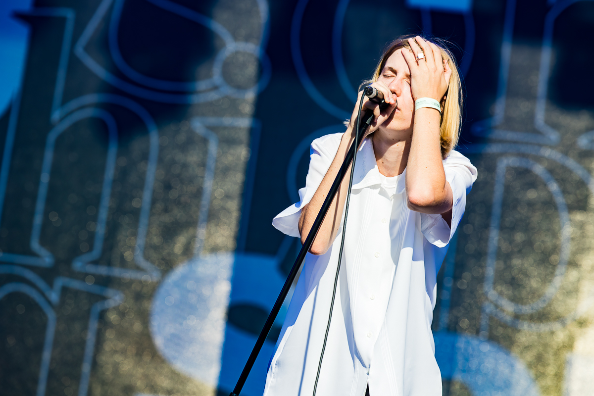 Whispering Sons @ Lokerse Feesten, picture 2, photographed by Dorien Goetschalckx - FrontView Magazine