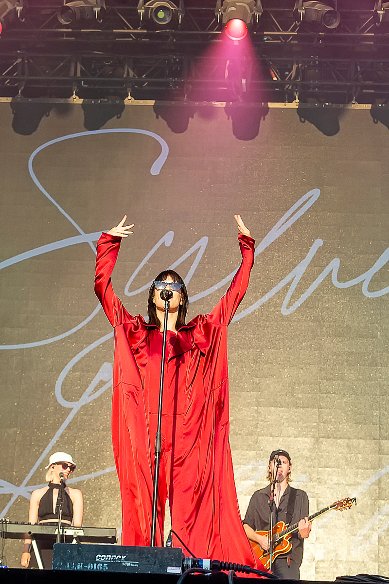 Sylvie Kreusch @ Lokerse Feesten, picture 7, photographed by Edwin Houdevelt - FrontView Magazine