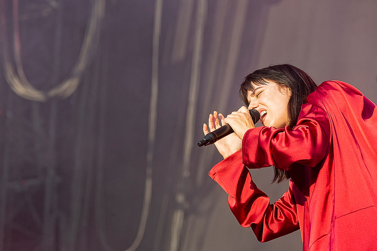 Sylvie Kreusch @ Lokerse Feesten, picture 23, photographed by Edwin Houdevelt - FrontView Magazine