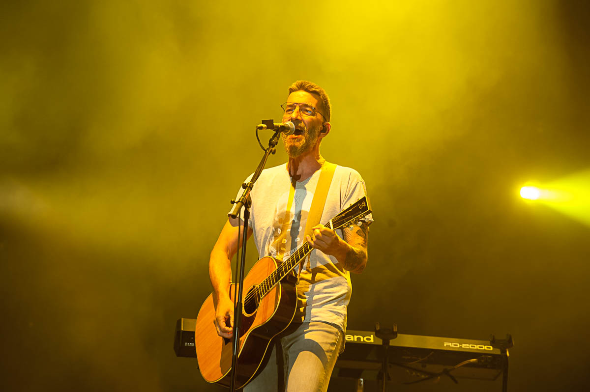 Clouseau @ De Lokerse Feesten 2022, picture 3, photographed by Gert Daemen - FrontView Magazine