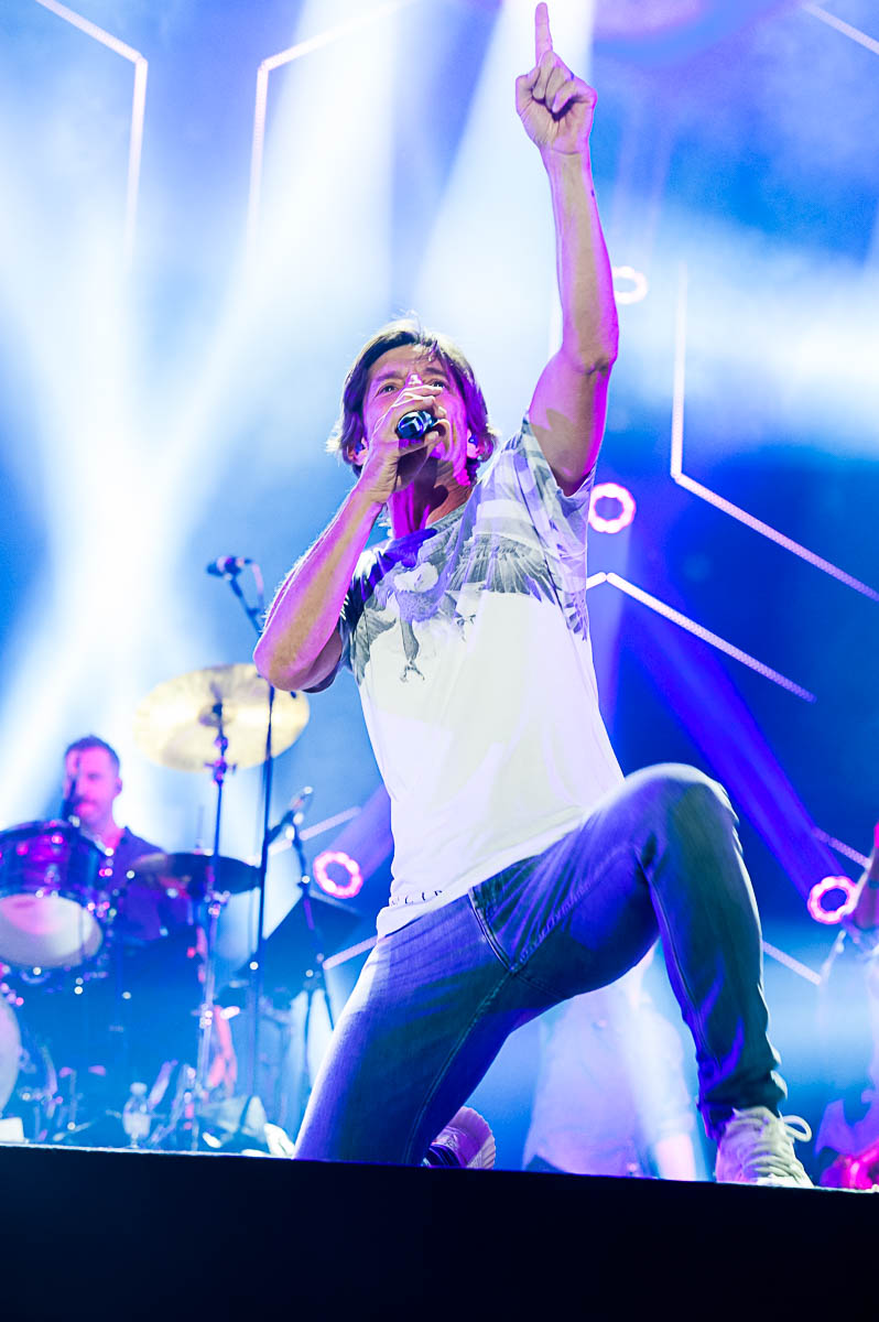 Clouseau @ De Lokerse Feesten 2022, picture 7, photographed by Gert Daemen - FrontView Magazine