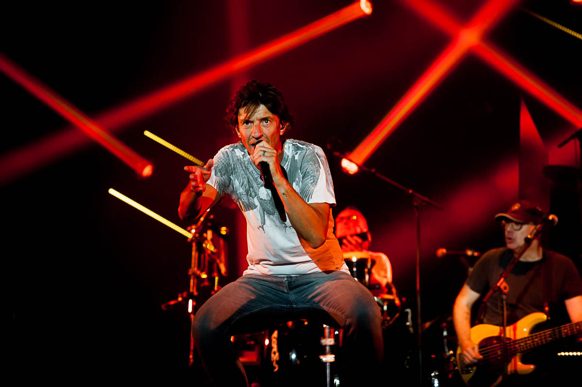 Clouseau @ De Lokerse Feesten 2022, picture 13, photographed by Gert Daemen - FrontView Magazine