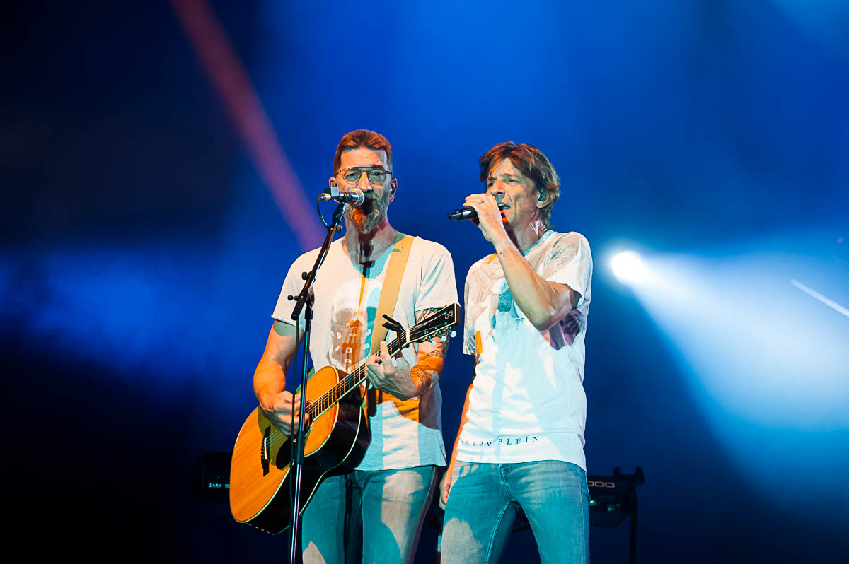 Clouseau @ De Lokerse Feesten 2022, picture 14, photographed by Gert Daemen - FrontView Magazine