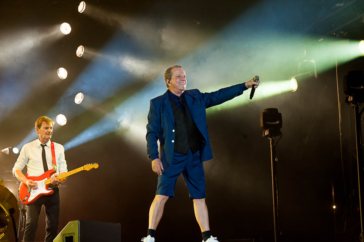 De Kreuners @ Lokerse Feesten 2022, picture 14, photographed by Gert Daemen - FrontView Magazine