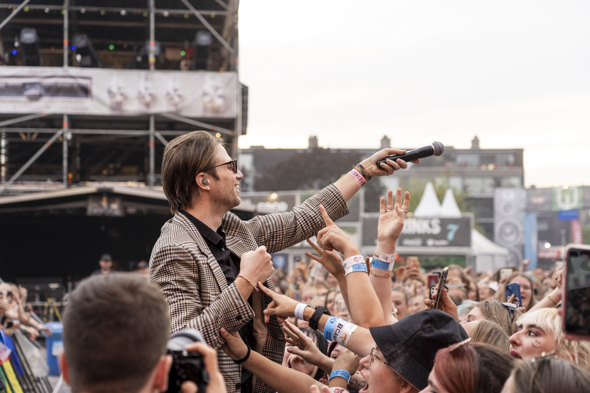 Saint Motel @ Lokerse Feesten 2022, picture 14, photographed by Claudia Guldentops - FrontView Magazine