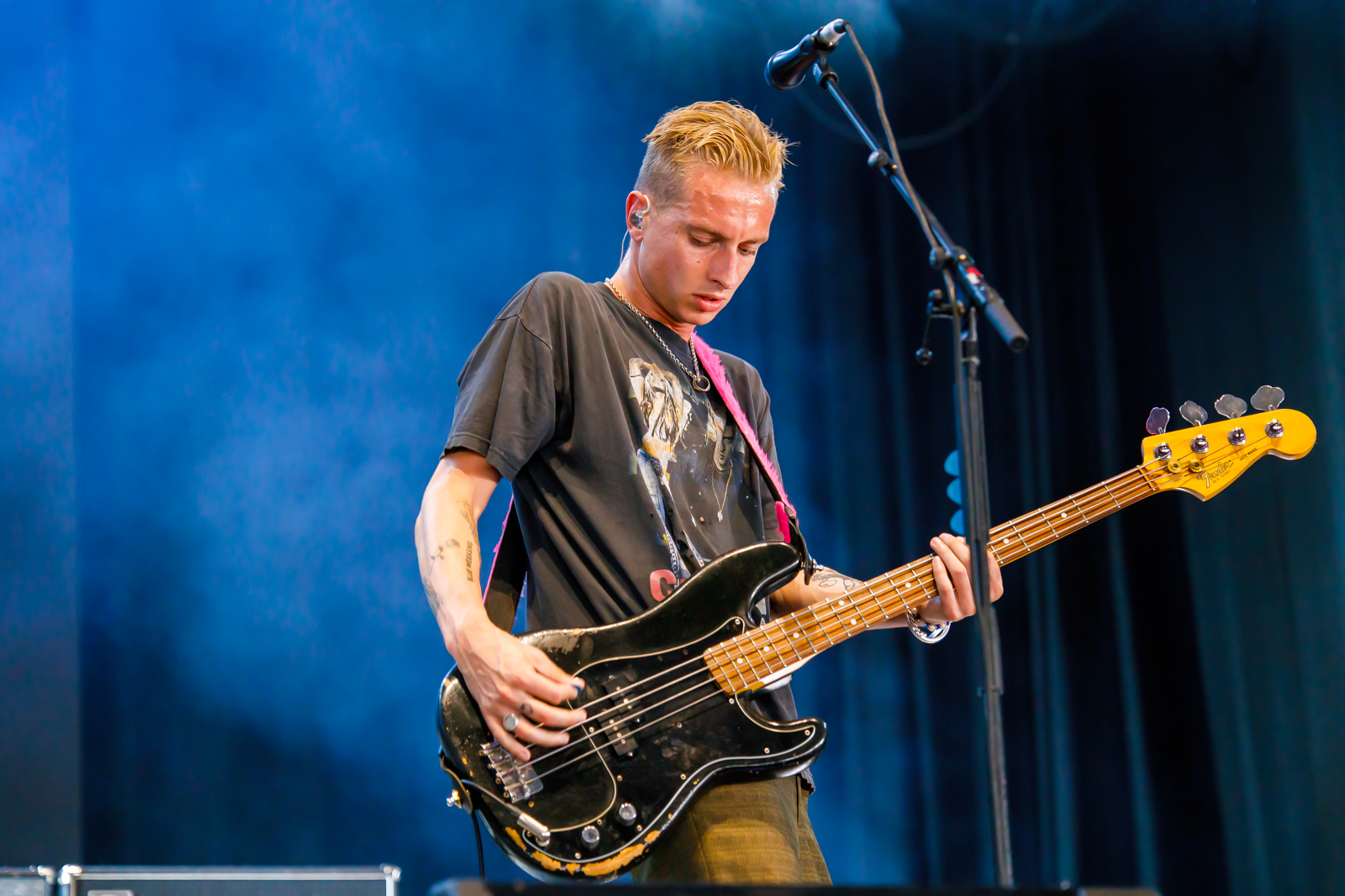 Wolf Alice Live at Hear Hear festival, picture 4, photographed by Paul Jongeneelen - FrontView Magazine