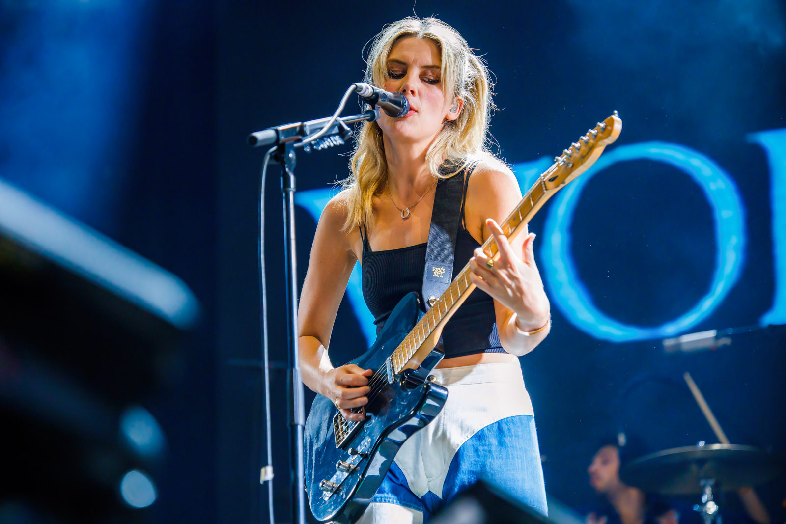 Wolf Alice Live at Hear Hear festival, picture 5, photographed by Paul Jongeneelen - FrontView Magazine