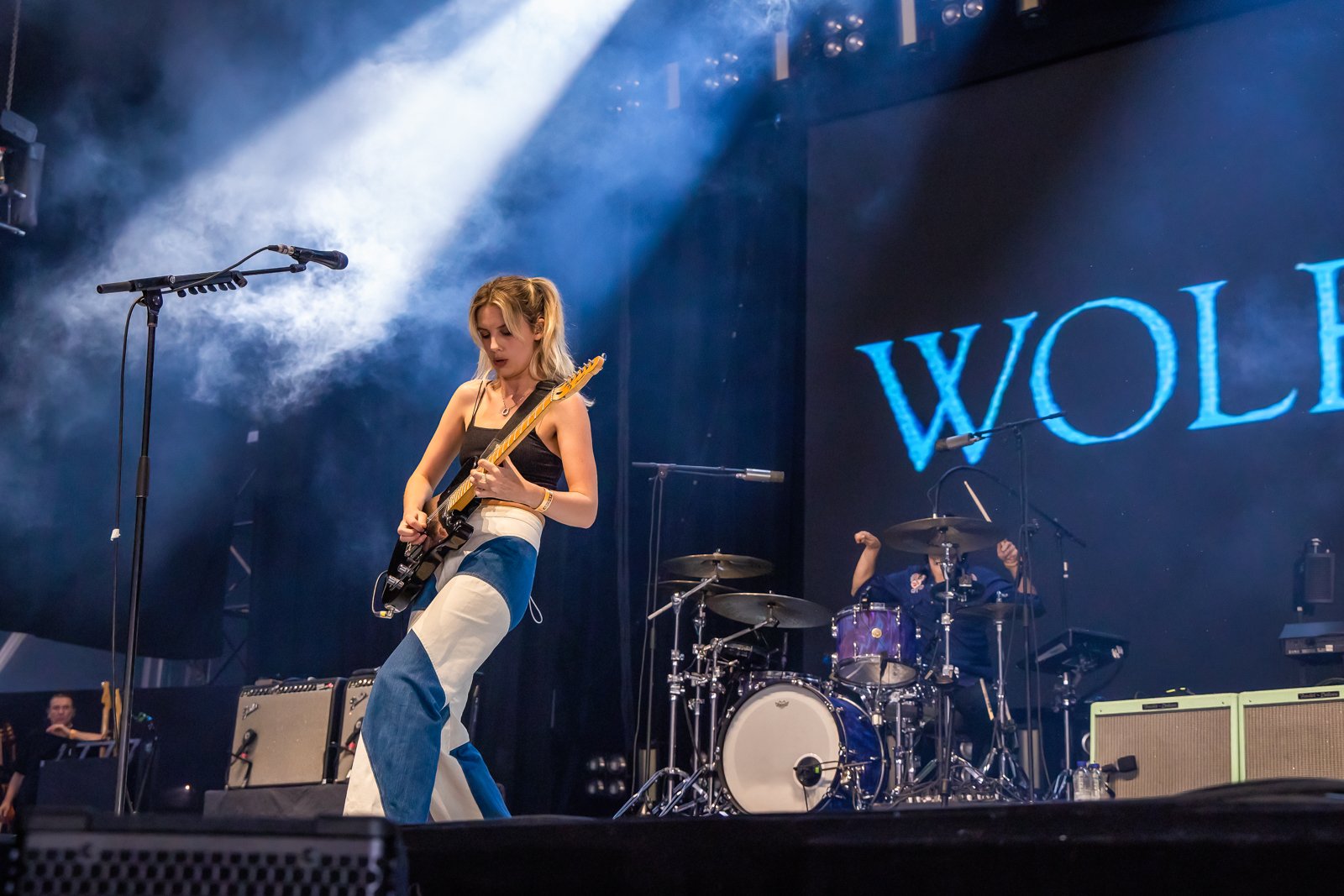 Wolf Alice Live at Hear Hear festival, picture 6, photographed by Paul Jongeneelen - FrontView Magazine