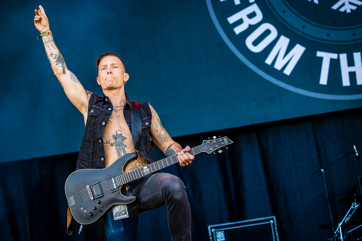 Raised Fist @ Summer Breeze, picture 1, photographed by Dorien Goetschalckx - FrontView Magazine