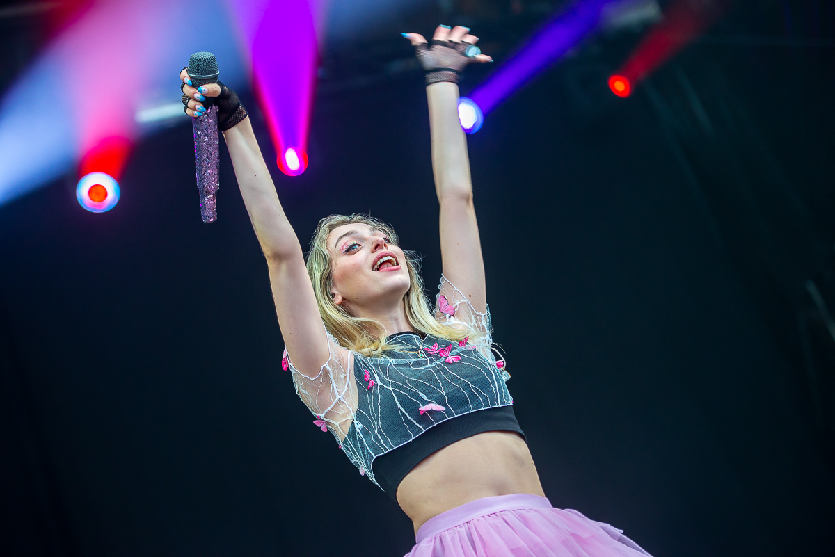 Camille @ Springtij.live, picture 7, photographed by Dimitri Vanlommel - FrontView Magazine