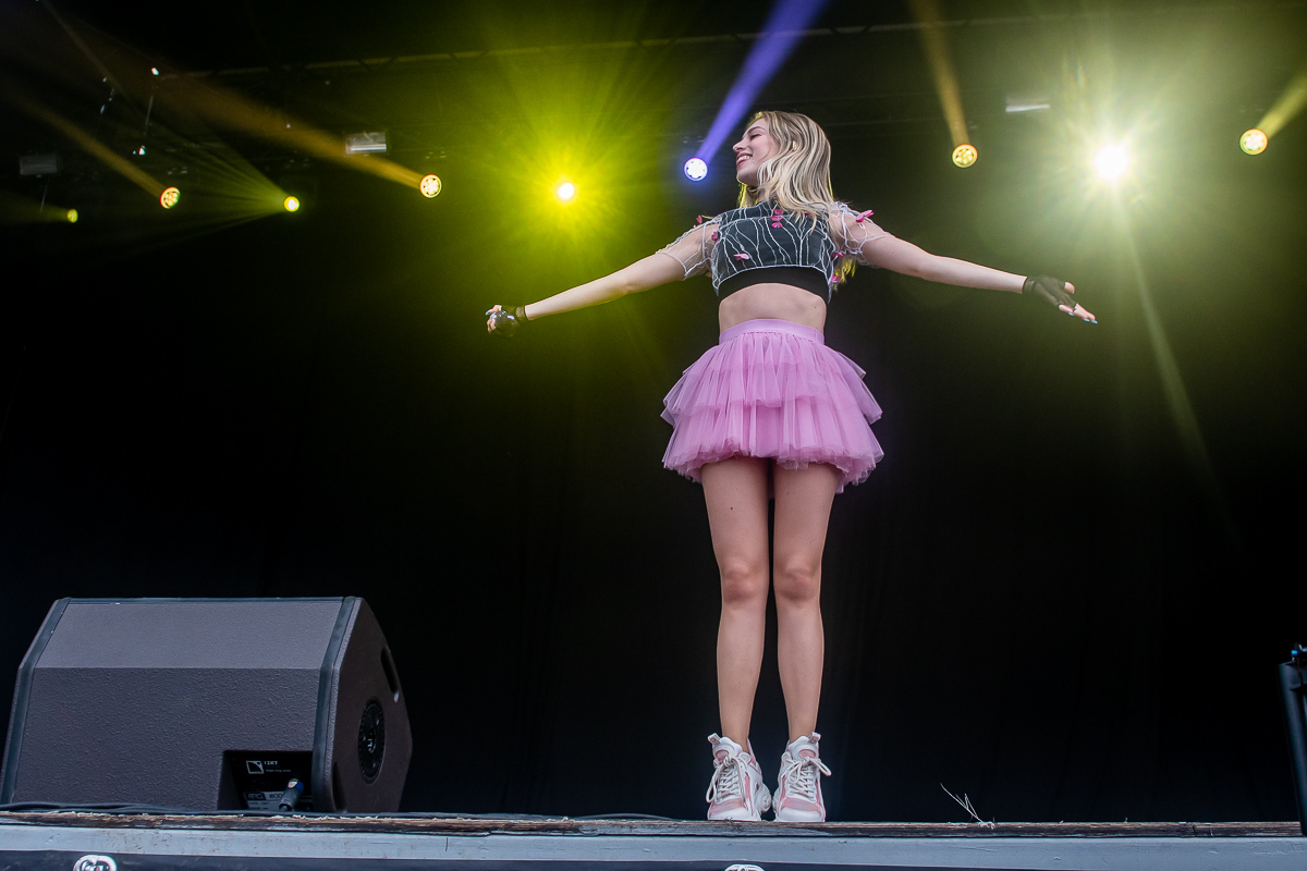 Camille @ Springtij.live, picture 12, photographed by Dimitri Vanlommel - FrontView Magazine