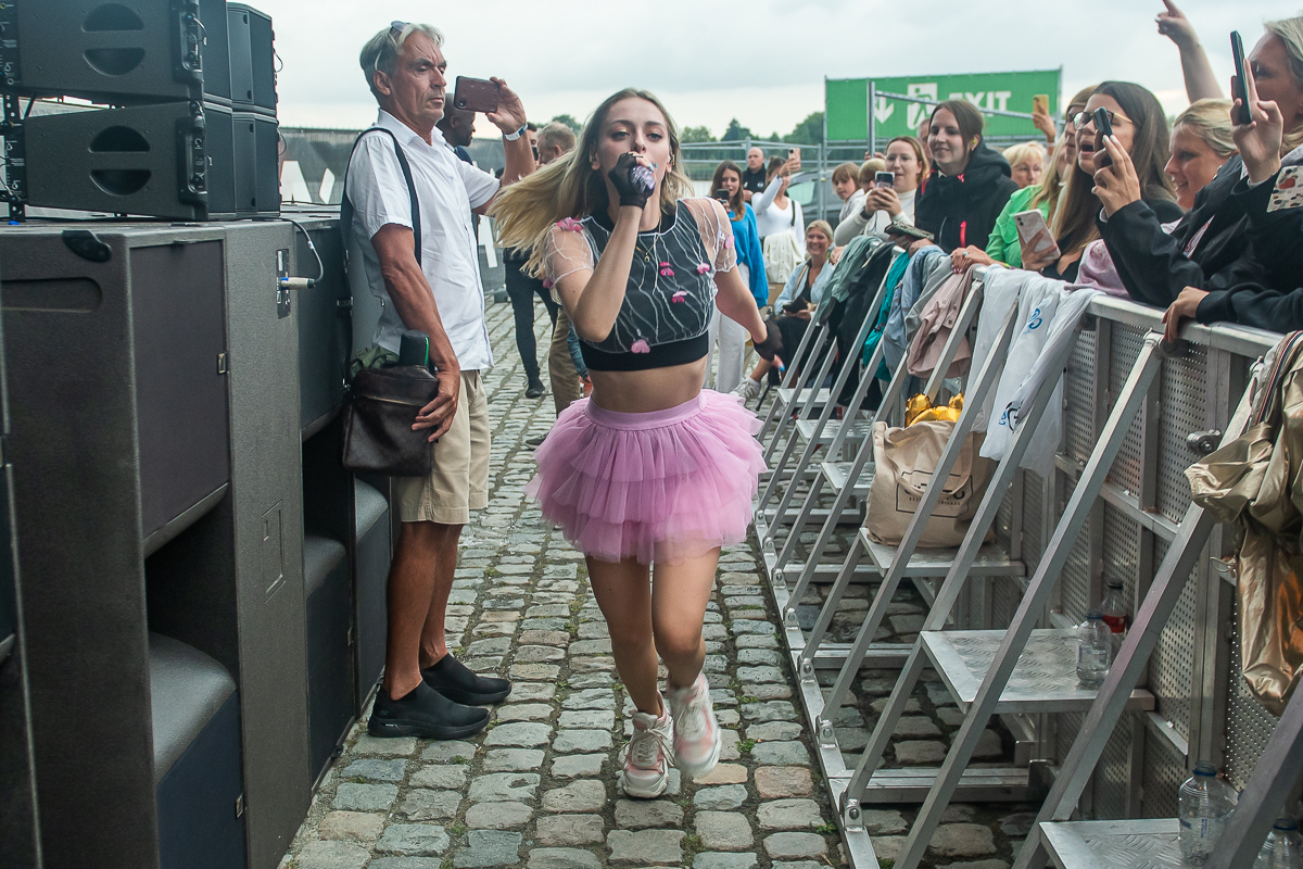 Camille @ Springtij.live, picture 25, photographed by Dimitri Vanlommel - FrontView Magazine