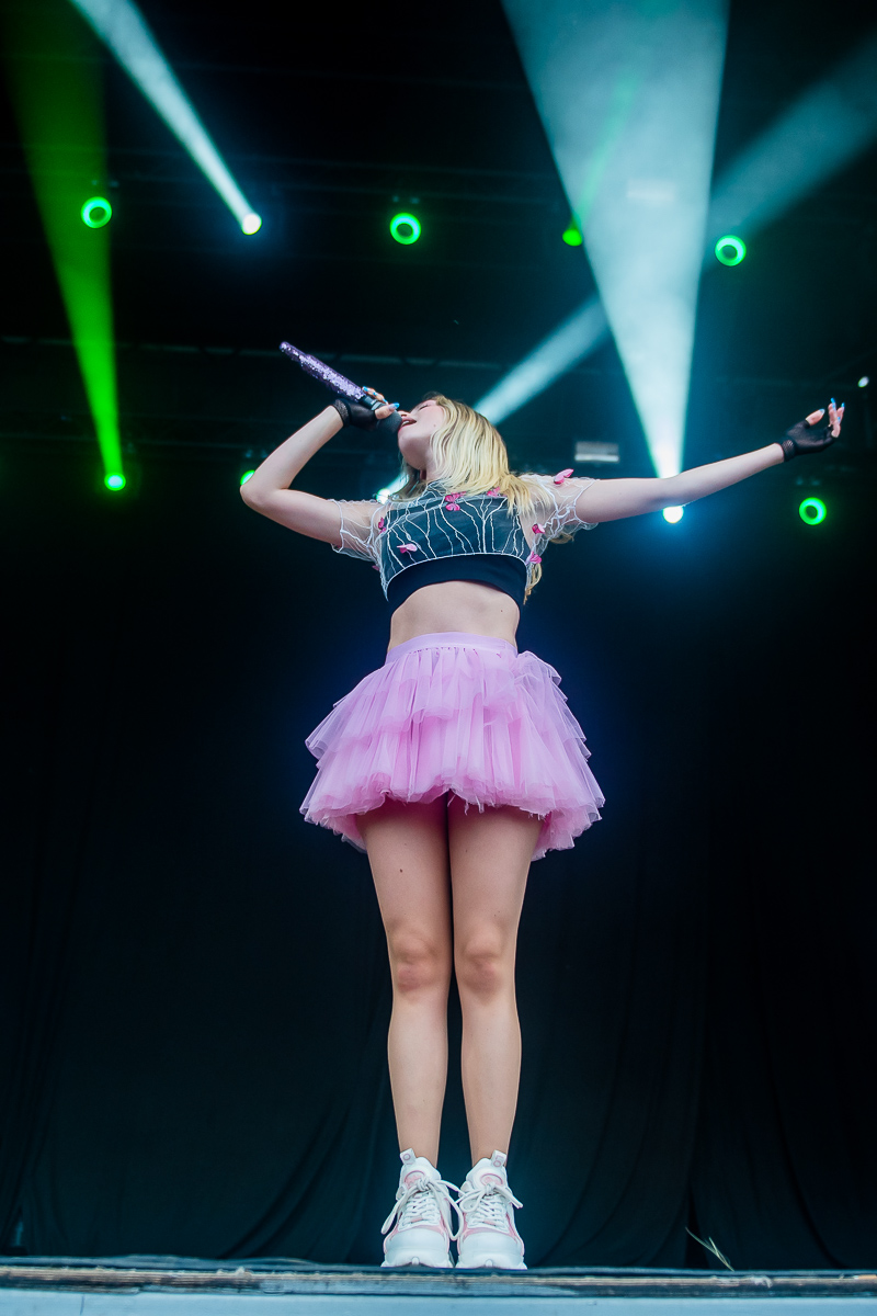Camille @ Springtij.live, picture 26, photographed by Dimitri Vanlommel - FrontView Magazine