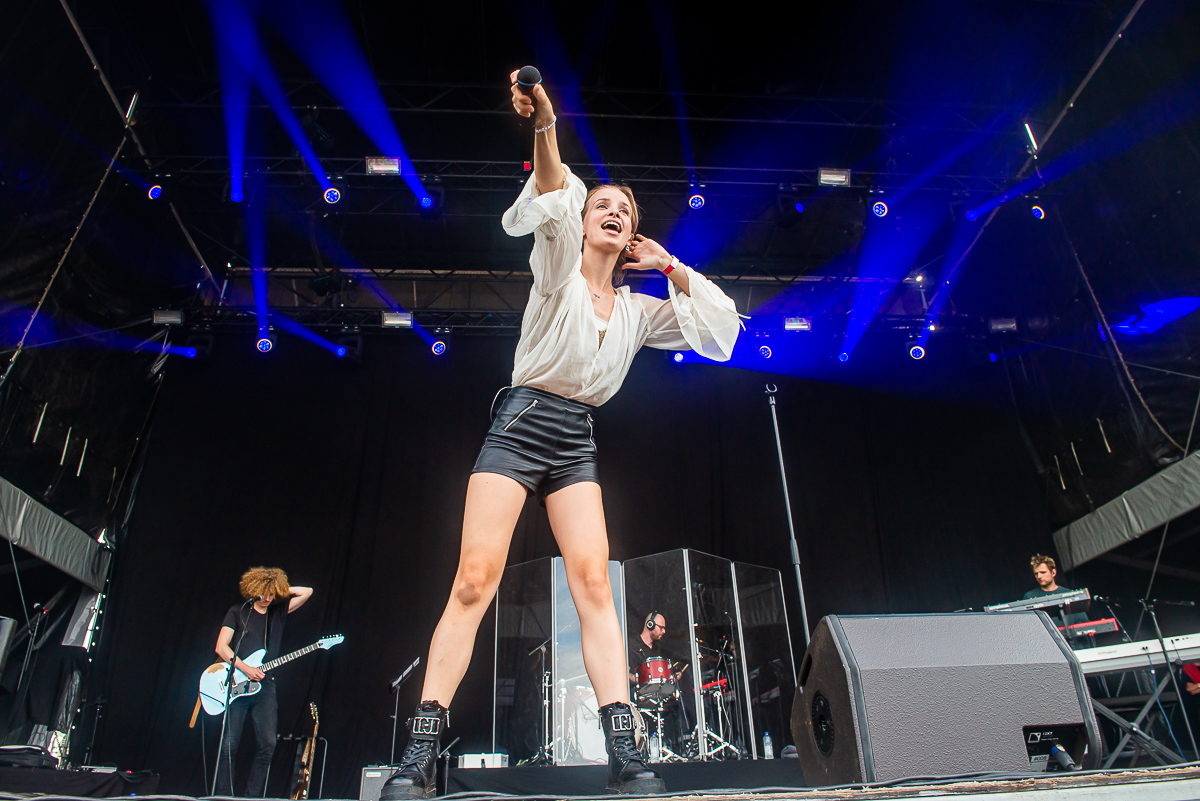 Olivia @ Springtij.live, picture 7, photographed by Dimitri Vanlommel - FrontView Magazine