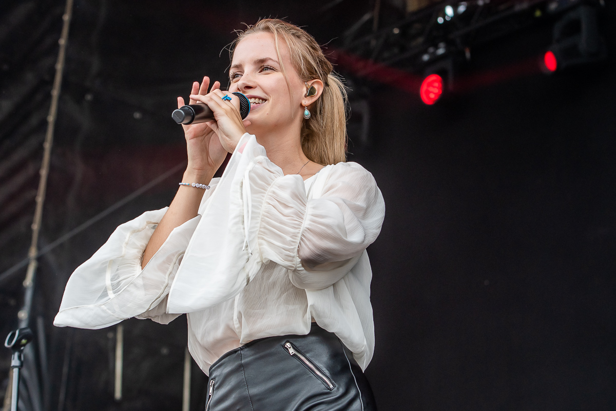Olivia @ Springtij.live, picture 15, photographed by Dimitri Vanlommel - FrontView Magazine