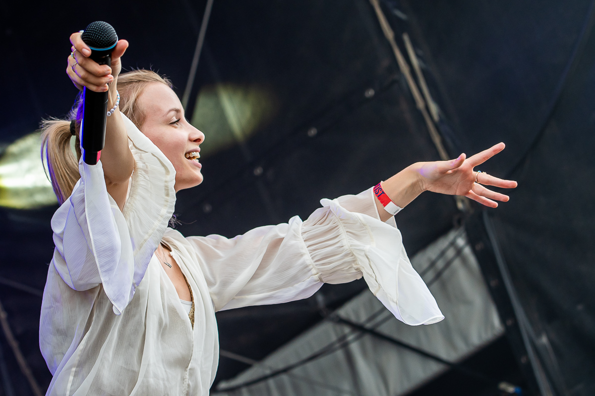 Olivia @ Springtij.live, picture 16, photographed by Dimitri Vanlommel - FrontView Magazine