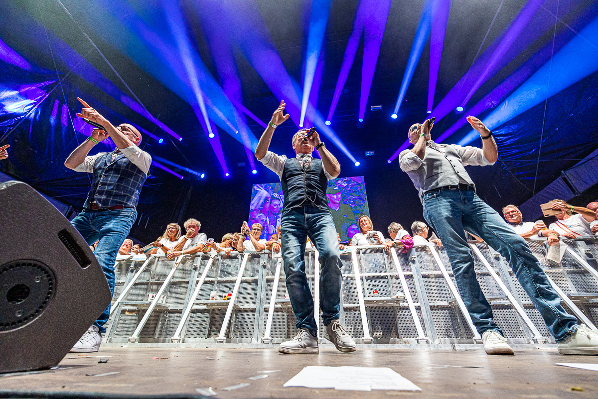Antwerpen Zingt @ Cockerillkaai - Antwerpen, picture 24, photographed by Dimitri Vanlommel - FrontView Magazine