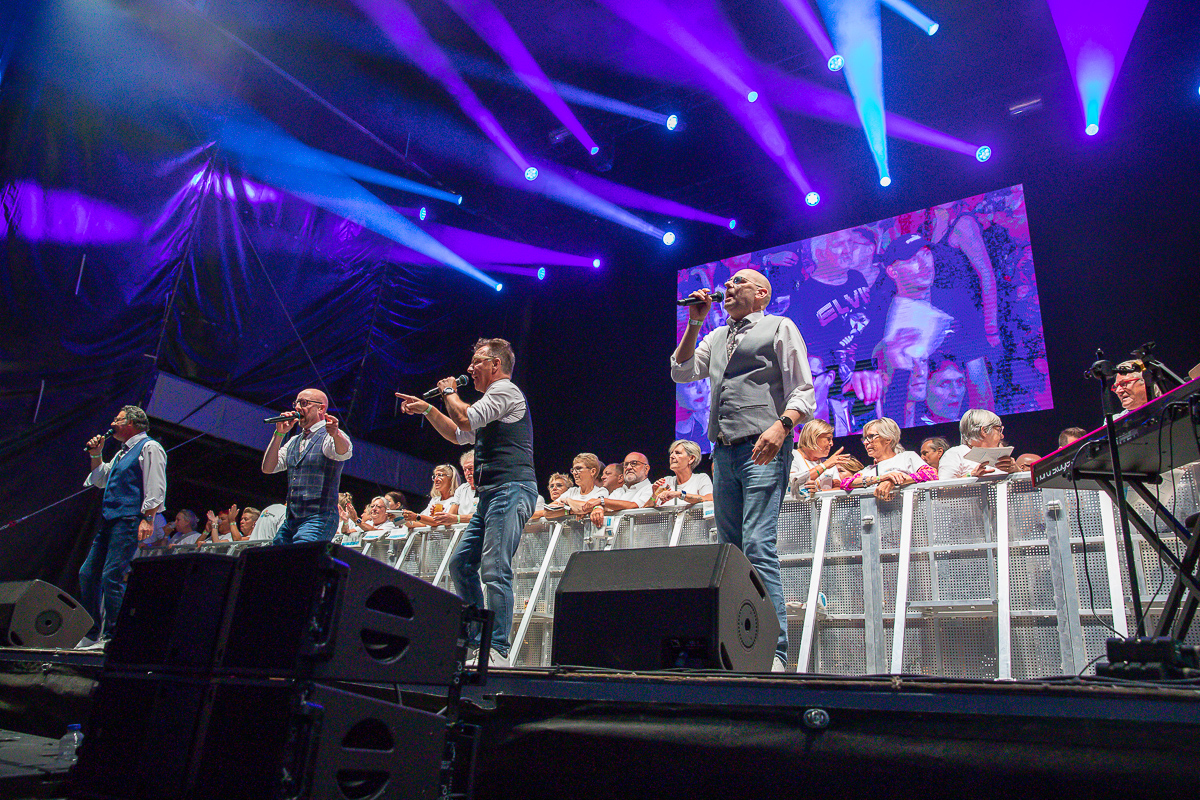 Antwerpen Zingt @ Cockerillkaai - Antwerpen, picture 31, photographed by Dimitri Vanlommel - FrontView Magazine
