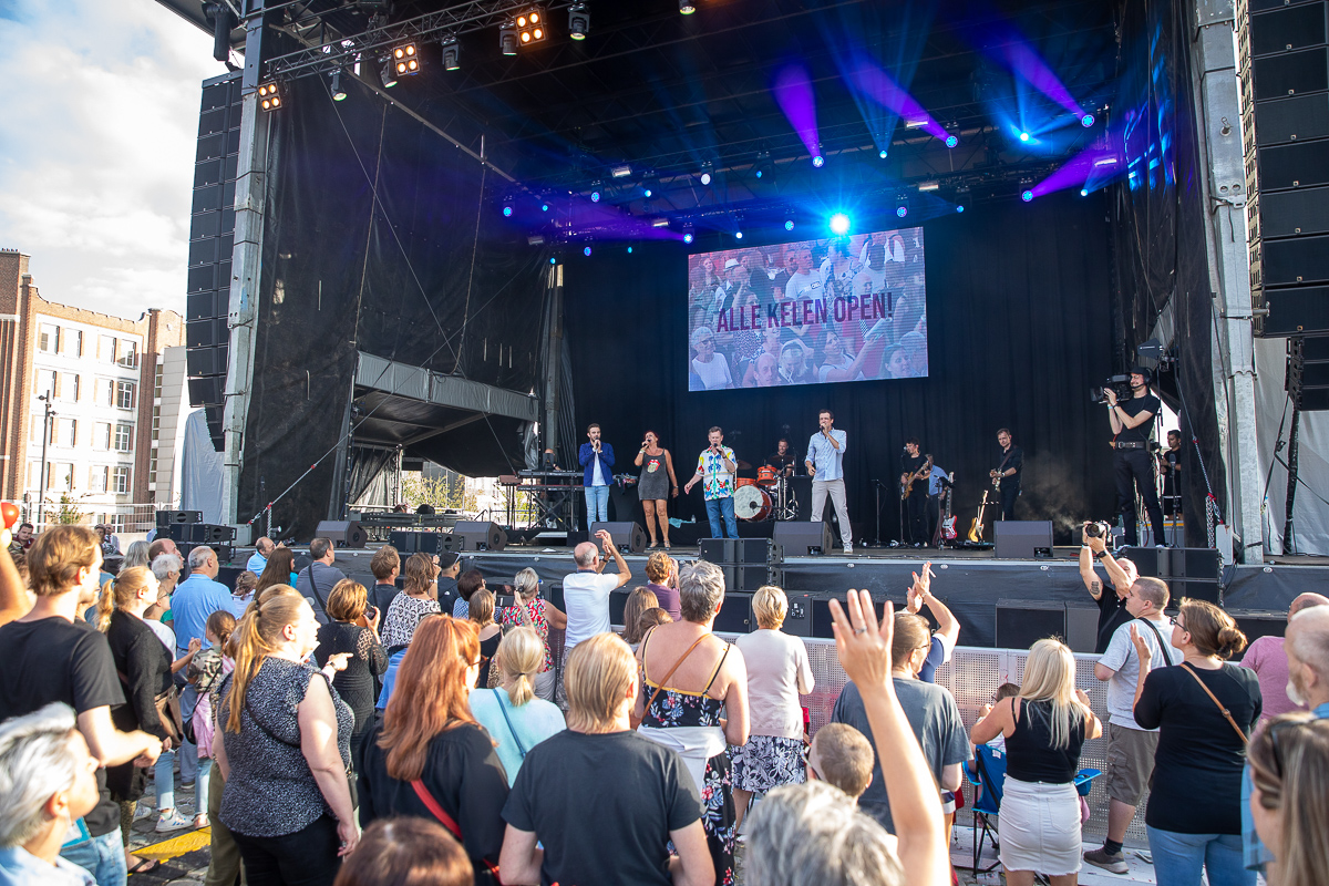 De meezingers @ Antwerpen Zingt 2022, picture 1, photographed by Dimitri Vanlommel - FrontView Magazine