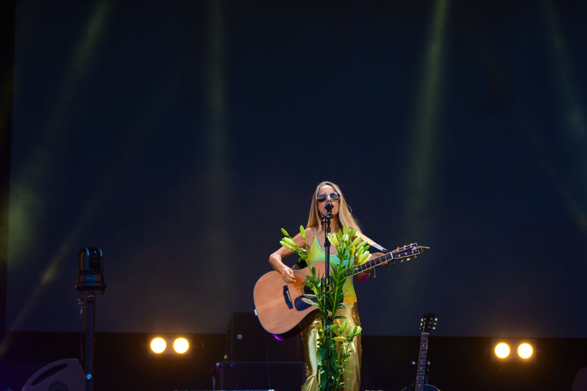 Heather Nova @ W-Fest vrijdag, picture 7, photographed by Luc Klinckaert - FrontView Magazine