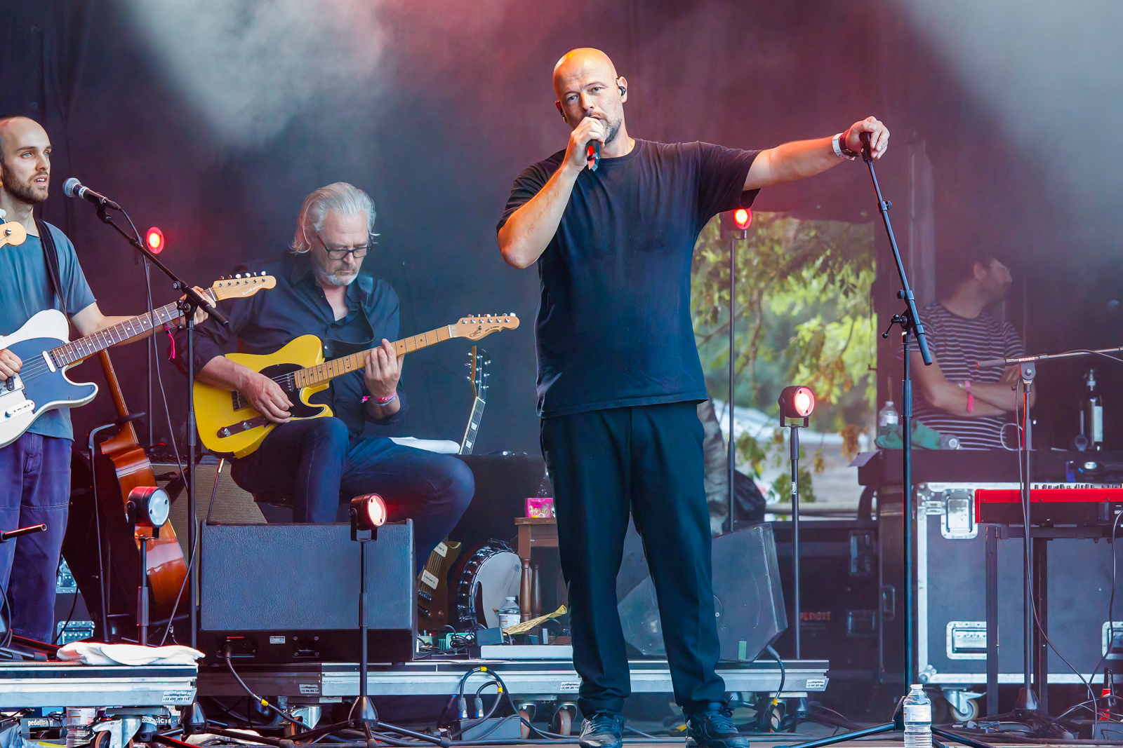 Filip Kowlier Live at Rock Ternat, picture 3, photographed by Paul Jongeneelen - FrontView Magazine