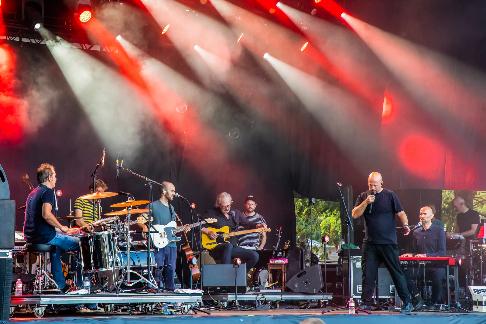 Filip Kowlier Live at Rock Ternat, picture 4, photographed by Paul Jongeneelen - FrontView Magazine
