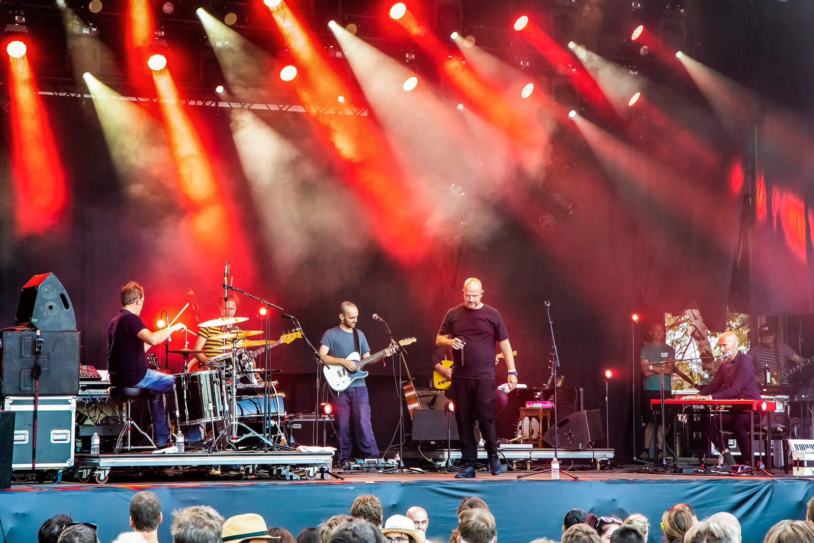 Filip Kowlier Live at Rock Ternat, picture 9, photographed by Paul Jongeneelen - FrontView Magazine
