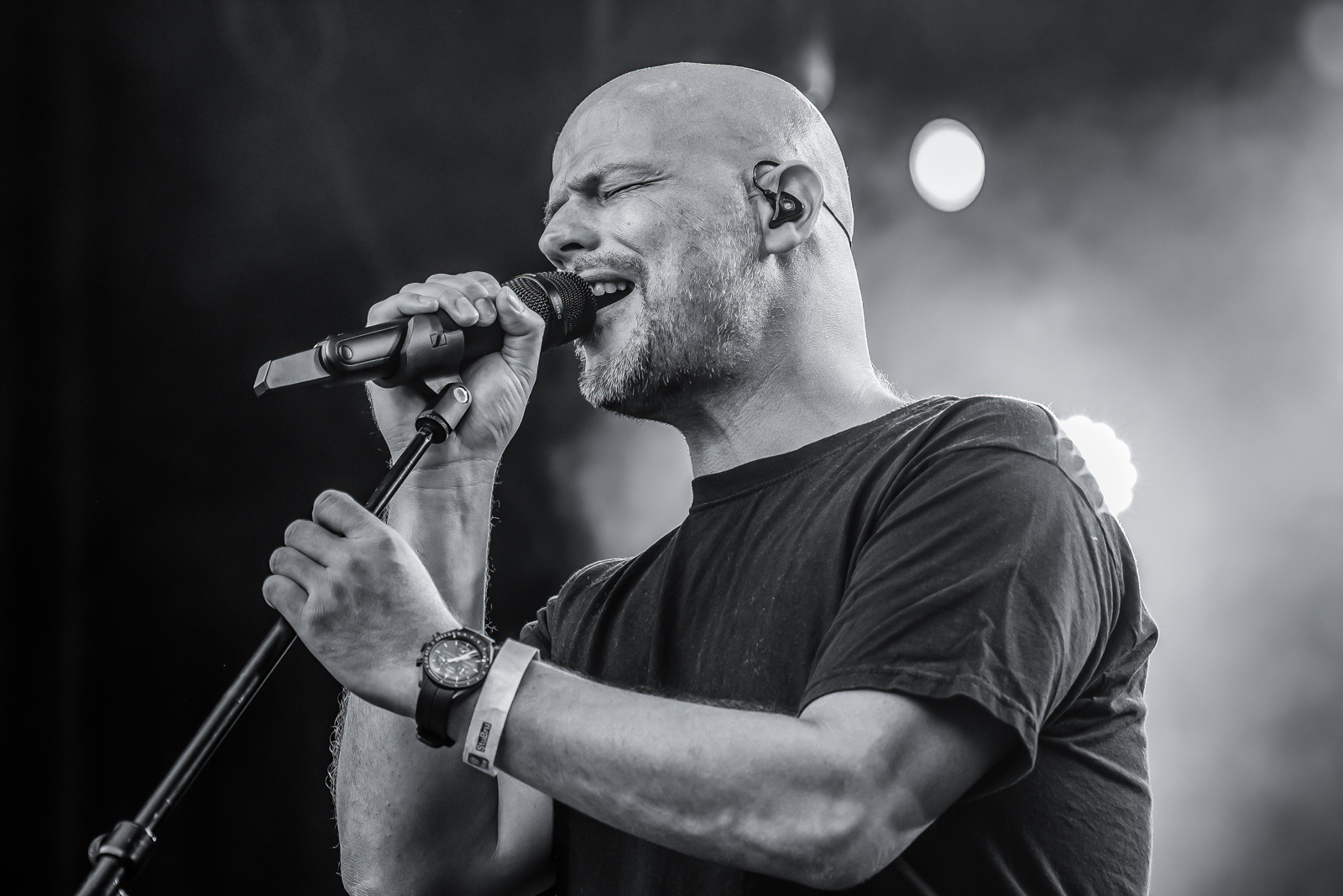 Filip Kowlier Live at Rock Ternat, picture 10, photographed by Paul Jongeneelen - FrontView Magazine