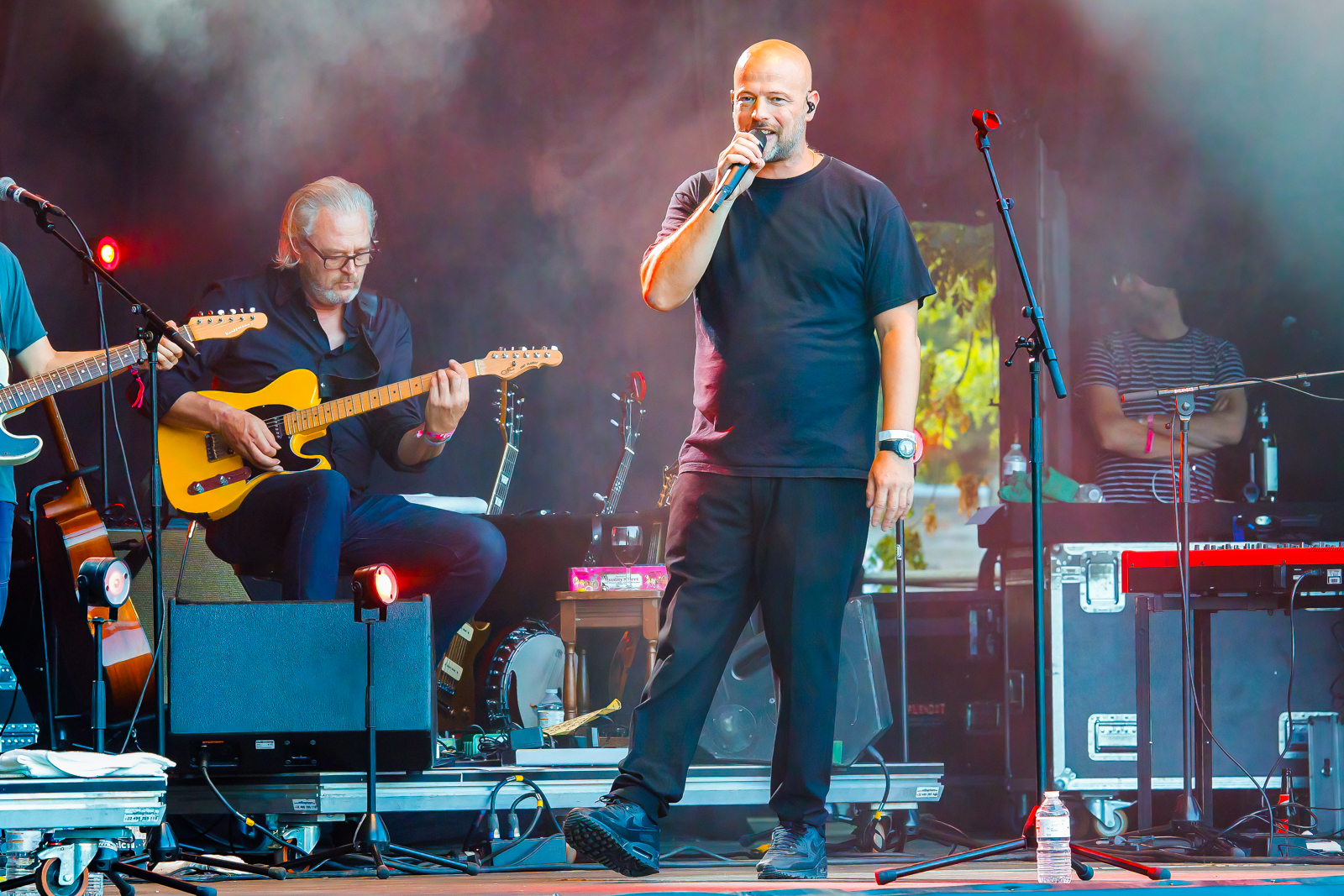 Filip Kowlier Live at Rock Ternat, picture 13, photographed by Paul Jongeneelen - FrontView Magazine