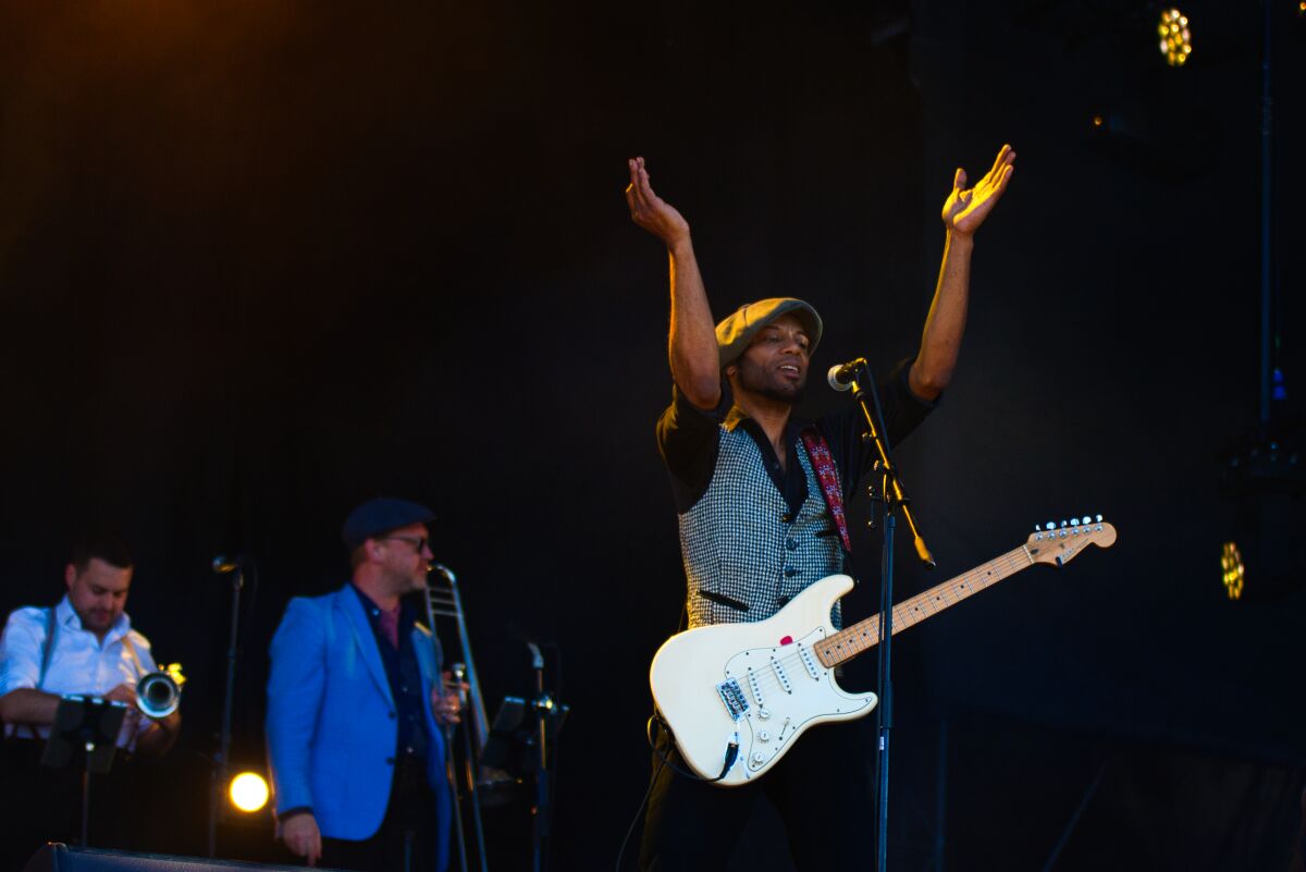Kid Creole & The Coconuts @ W-Fest vrijdag, picture 4, photographed by Luc Klinckaert - FrontView Magazine