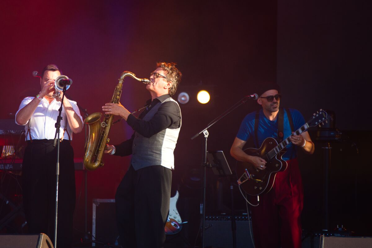Kid Creole & The Coconuts @ W-Fest vrijdag, picture 15, photographed by Luc Klinckaert - FrontView Magazine