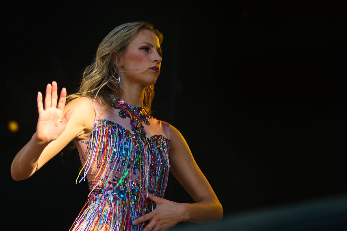 Kid Creole & The Coconuts @ W-Fest vrijdag, picture 18, photographed by Luc Klinckaert - FrontView Magazine
