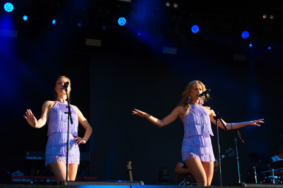 Kid Creole & The Coconuts @ W-Fest vrijdag, picture 21, photographed by Luc Klinckaert - FrontView Magazine