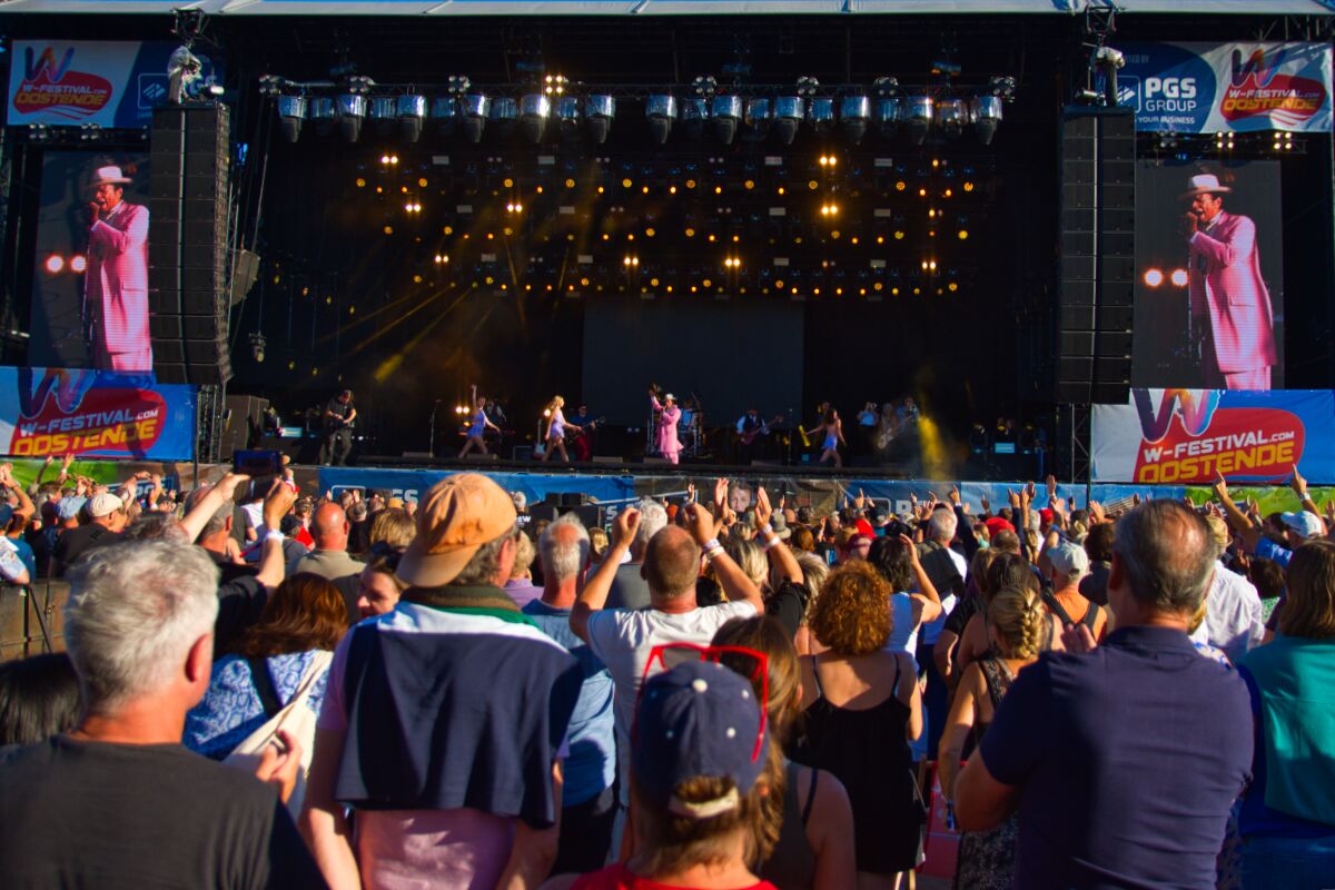 Kid Creole & The Coconuts @ W-Fest vrijdag, picture 23, photographed by Luc Klinckaert - FrontView Magazine