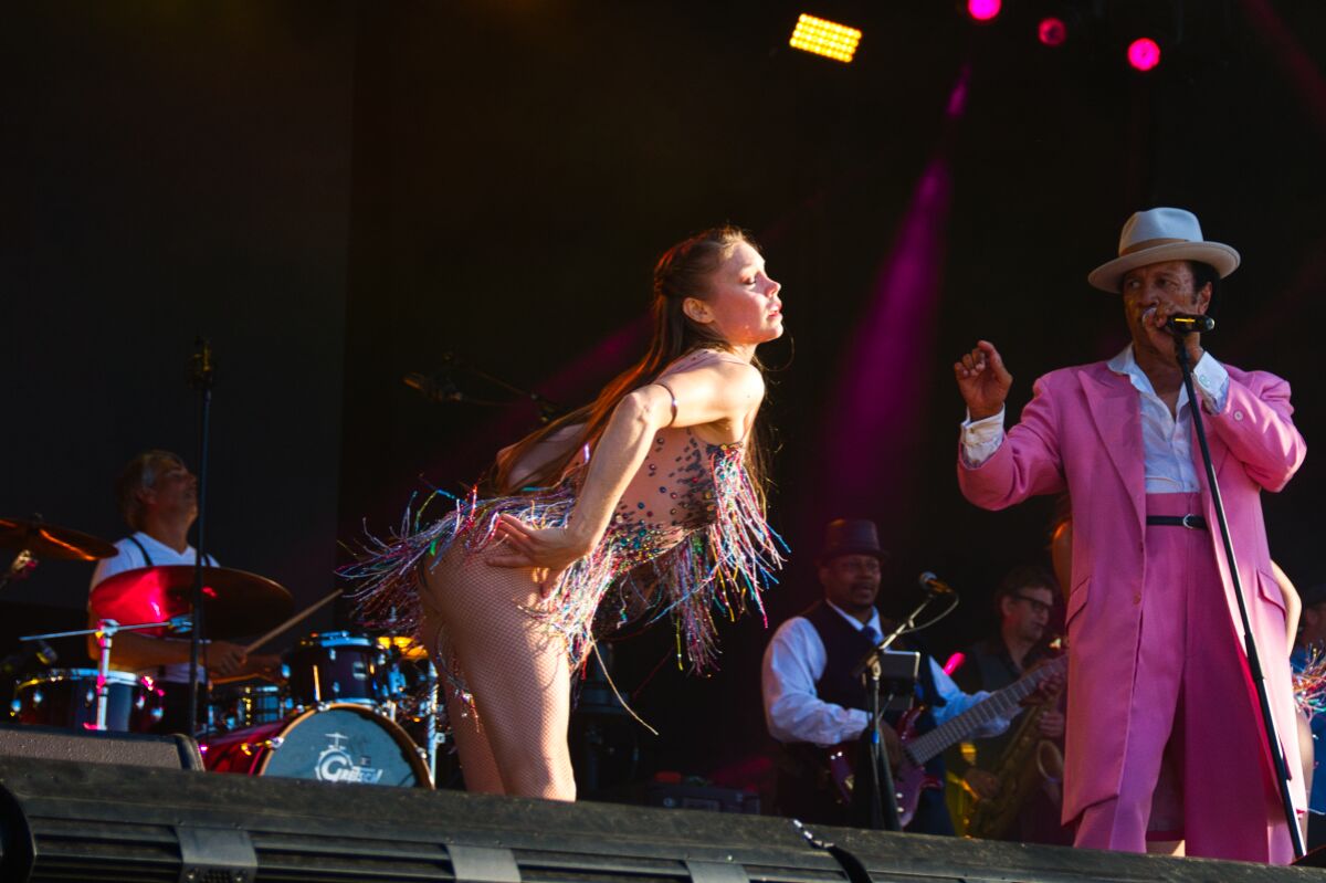 Kid Creole & The Coconuts @ W-Fest vrijdag, picture 26, photographed by Luc Klinckaert - FrontView Magazine