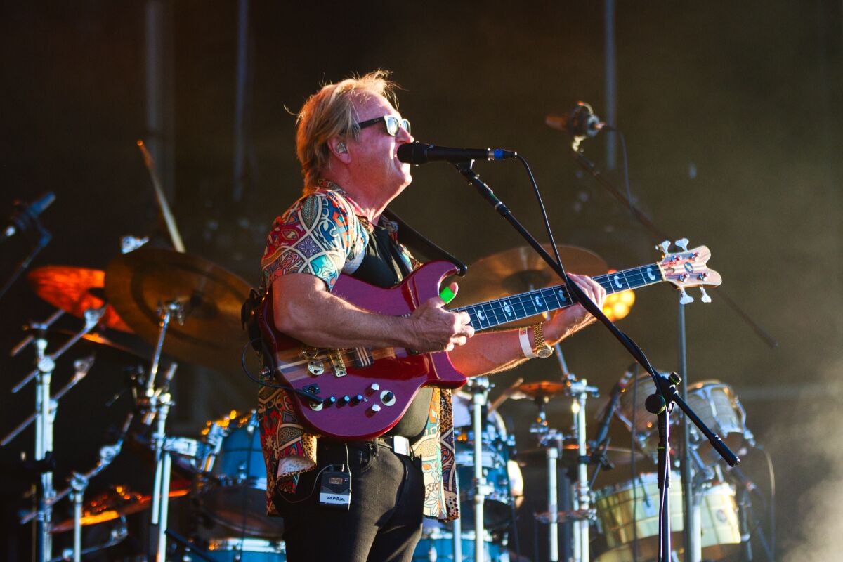 Level 42 @ W-Fest vrijdag, picture 7, photographed by Luc Klinckaert - FrontView Magazine