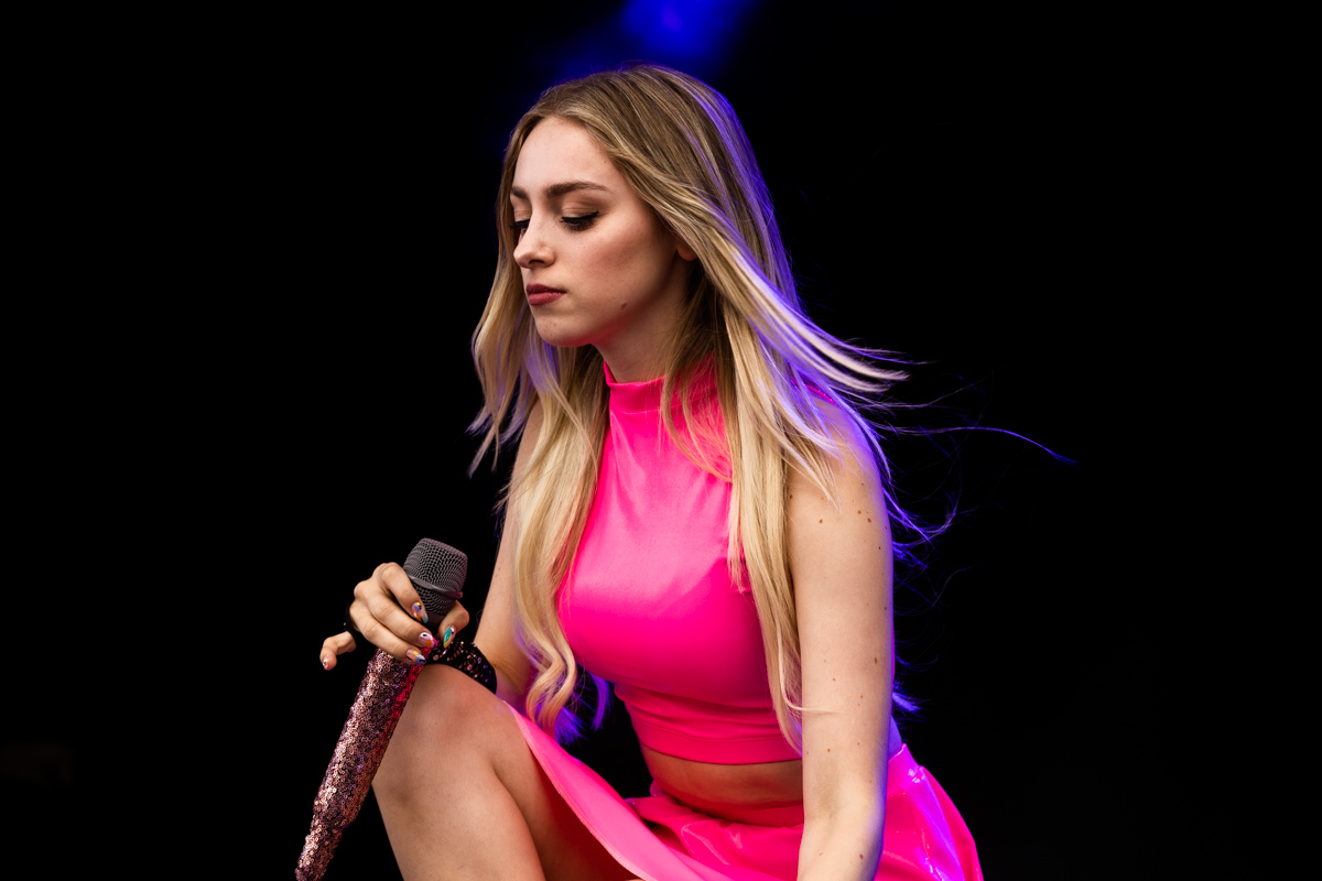 Camille @ Buikrock, picture 15, photographed by Sven Vandervoort - FrontView Magazine