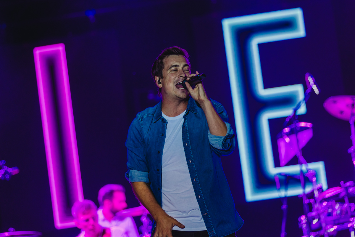 Niels Destadsbader @ Buikrock, picture 1, photographed by Sven Vandervoort - FrontView Magazine
