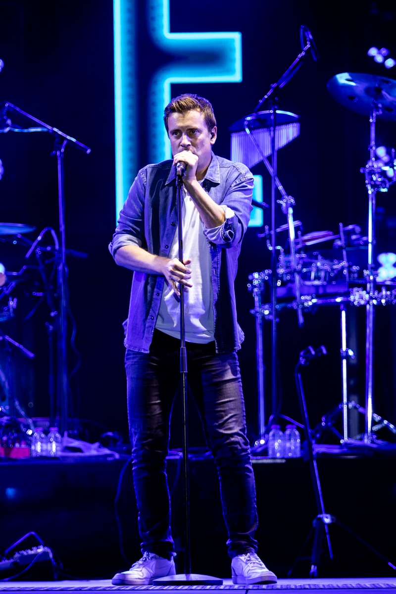 Niels Destadsbader @ Buikrock, picture 2, photographed by Sven Vandervoort - FrontView Magazine
