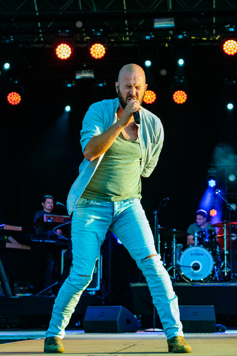 Stan van Samang @ Buikrock, picture 5, photographed by Sven Vandervoort - FrontView Magazine
