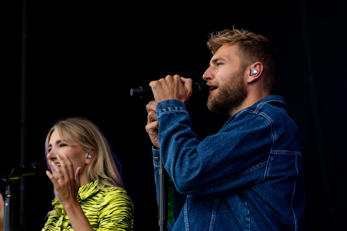 Suzan & Freek @ Buikrock, picture 1, photographed by Sven Vandervoort - FrontView Magazine