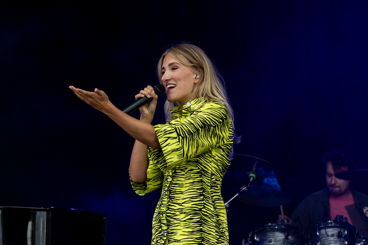 Suzan & Freek @ Buikrock, picture 4, photographed by Sven Vandervoort - FrontView Magazine