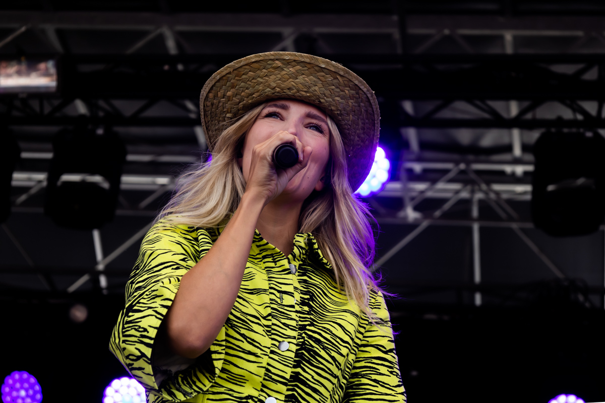 Suzan & Freek @ Buikrock, picture 17, photographed by Sven Vandervoort - FrontView Magazine