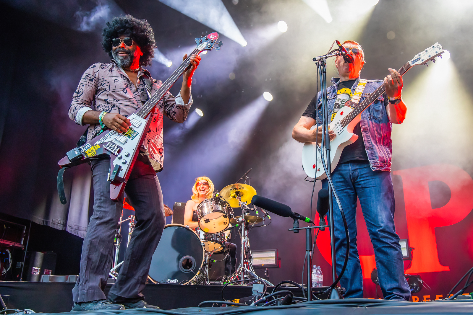 The Clement Peerens Explosition Live at Rock Ternat, picture 20, photographed by Paul Jongeneelen - FrontView Magazine