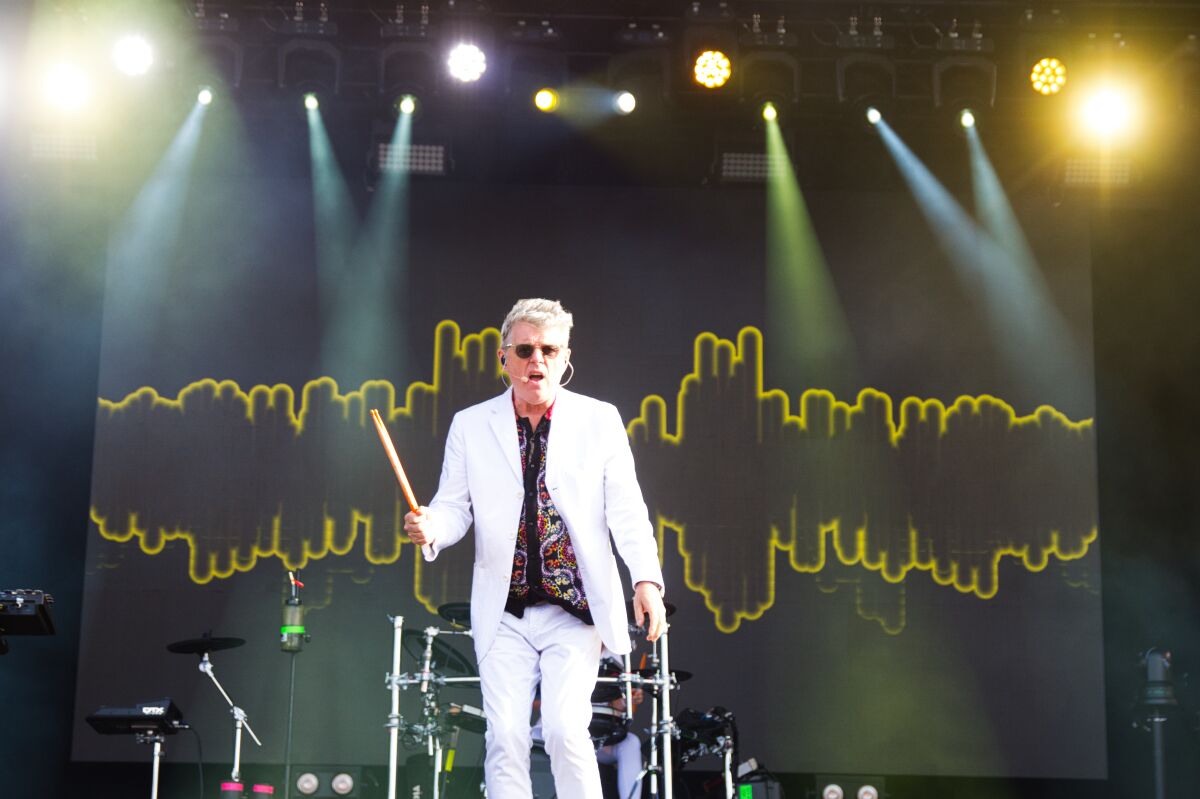 Thomson Twin's Tom Baily @ W-Fest zondag, picture 17, photographed by Luc Klinckaert - FrontView Magazine