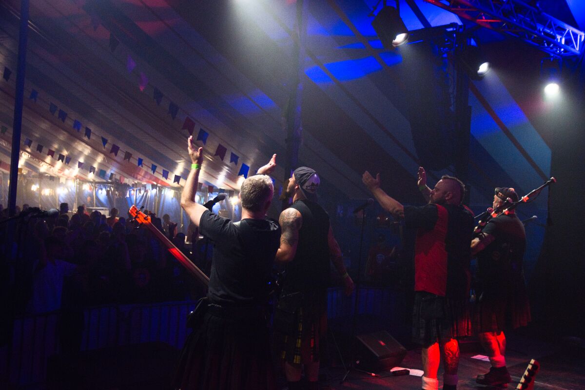 Black Tartans @ Bombelbasfestival Zottegem, picture 10, photographed by Luc Klinckaert - FrontView Magazine