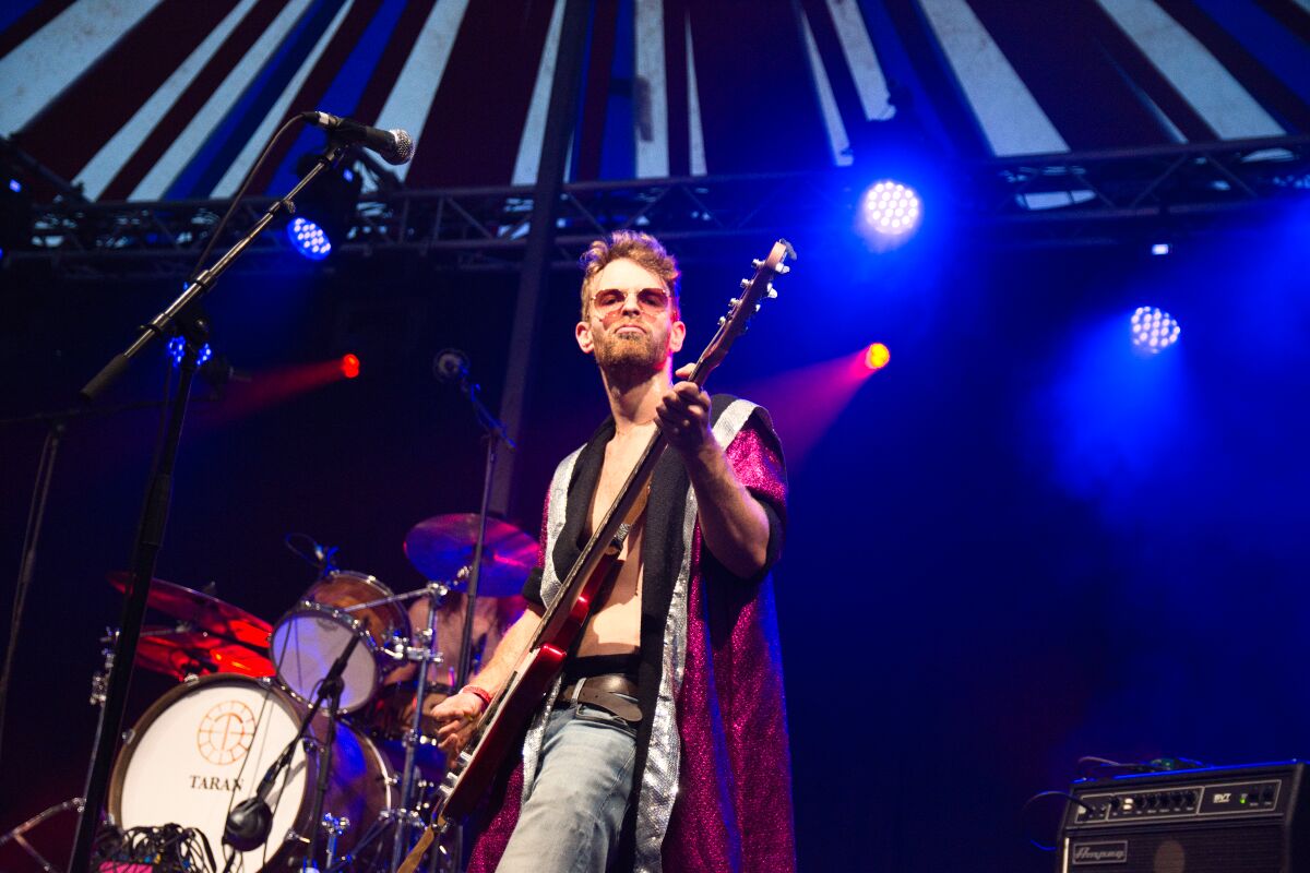 Crooked Steps @ Bombelbasfestival Zottegem, picture 9, photographed by Luc Klinckaert - FrontView Magazine