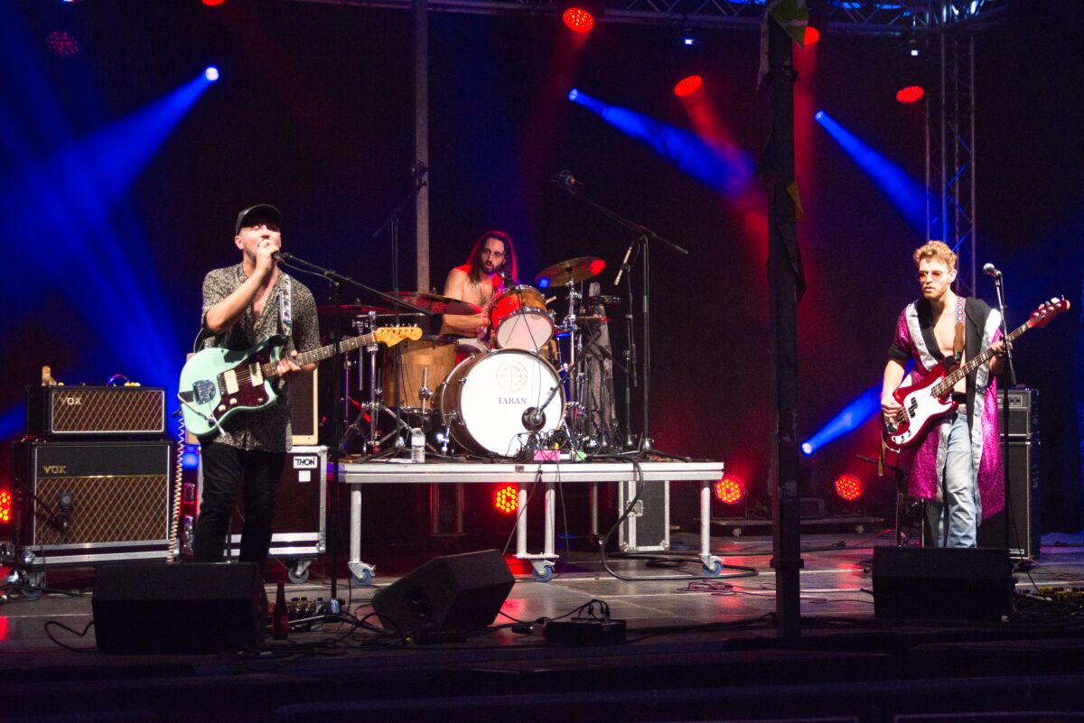 Crooked Steps @ Bombelbasfestival Zottegem, picture 11, photographed by Luc Klinckaert - FrontView Magazine