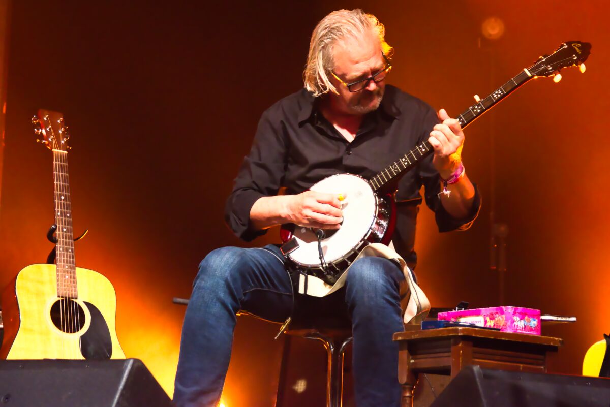 Flip Kowlier @ Bombelbasfestival Zottegem, picture 7, photographed by Luc Klinckaert - FrontView Magazine