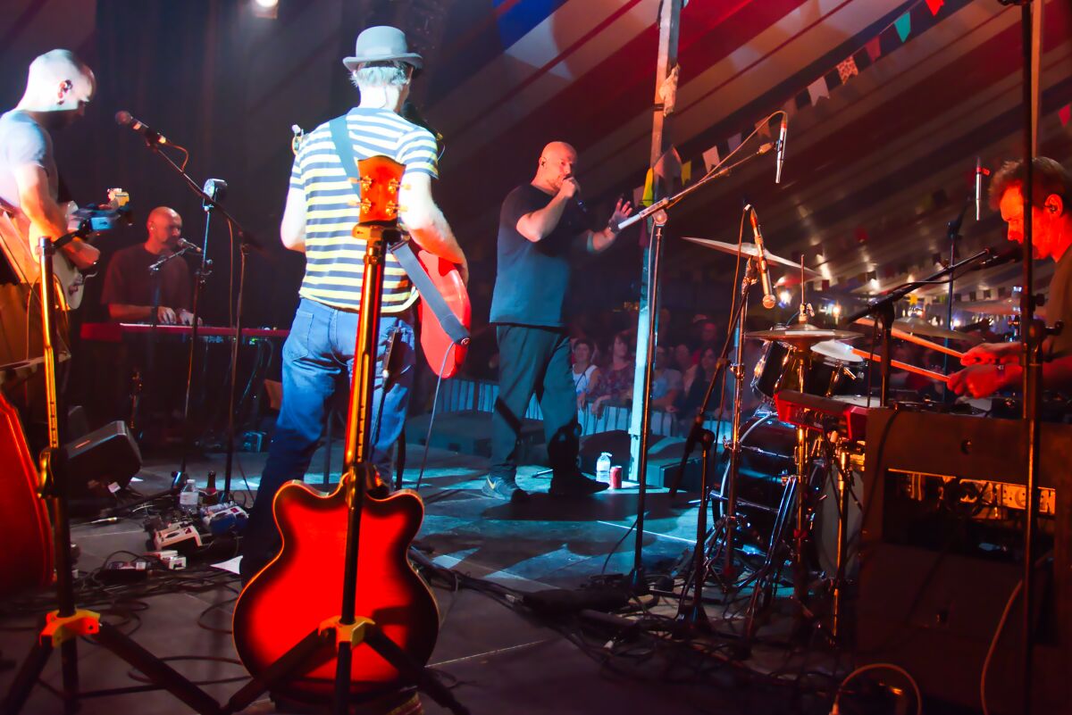 Flip Kowlier @ Bombelbasfestival Zottegem, picture 19, photographed by Luc Klinckaert - FrontView Magazine